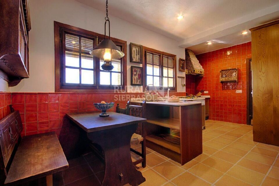 Cocina comedor de Casa rural en Alcaucín (Málaga)-3418