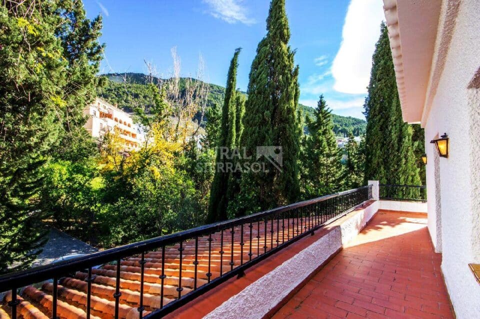 Terraza con vistas a jardín de Casa rural en Alcaucín (Málaga)-3418