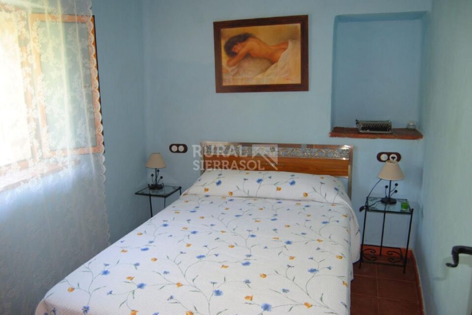 Dormitorio con cama doble de Casa rural en Antequera (Málaga)-3421