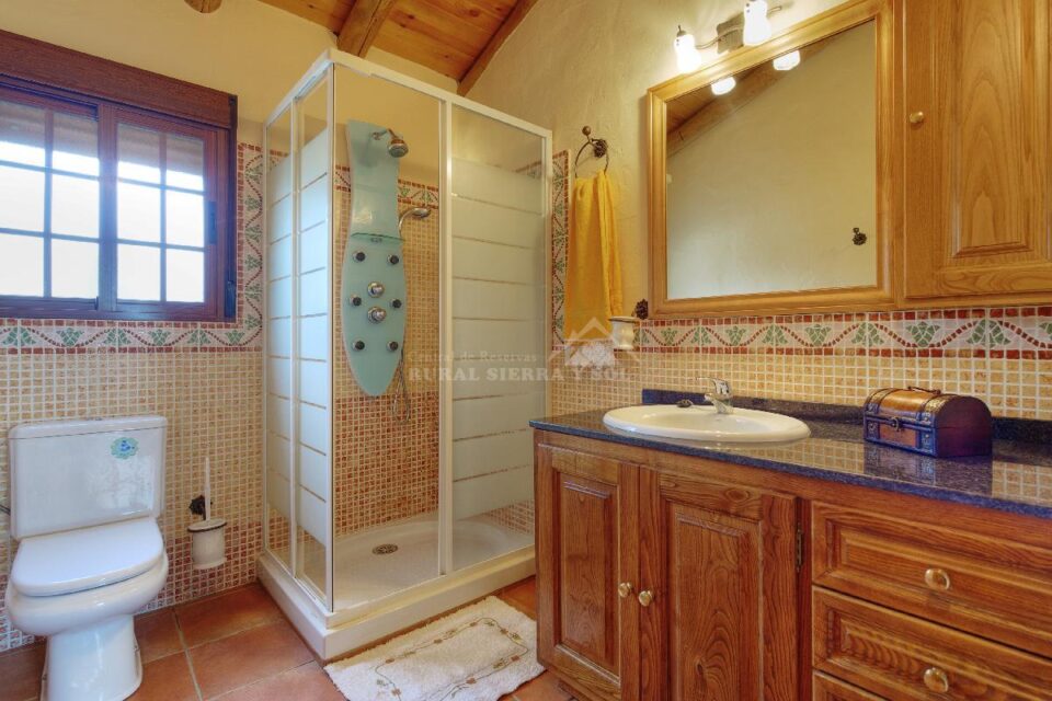 Conjunto de dos Casas Rurales en Júzcar con piscina, chimenea y barbacoa - Imagen 11