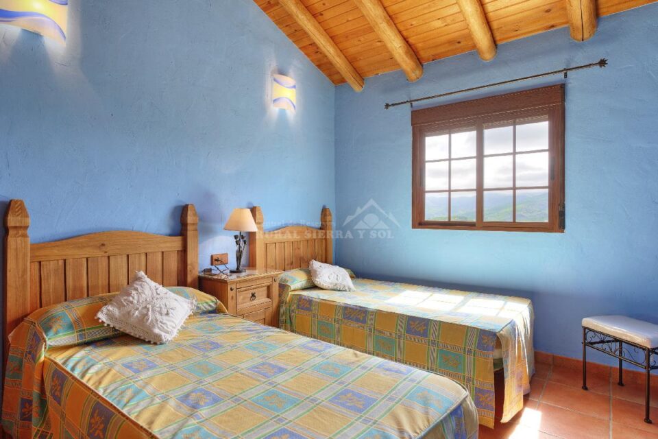Conjunto de dos Casas Rurales en Júzcar con piscina, chimenea y barbacoa - Imagen 12