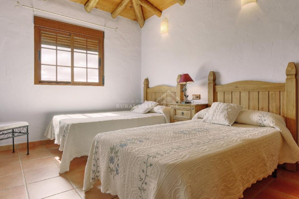 Conjunto de dos Casas Rurales en Júzcar con piscina, chimenea y barbacoa - Imagen 13
