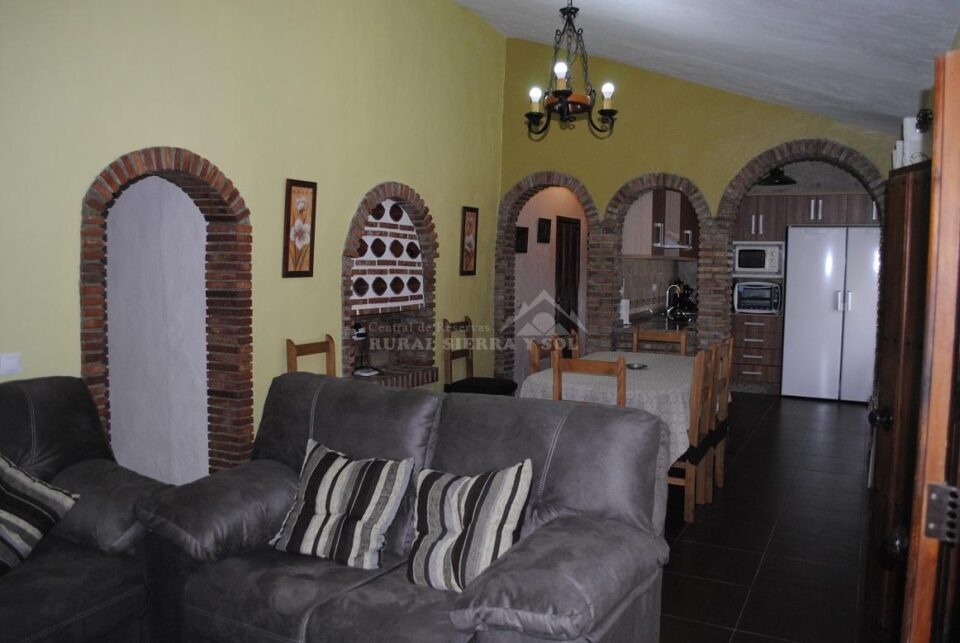 Acogedora Casa Rural en El Borge con piscina vallada, barbacoa, chimenea - Imagen 38