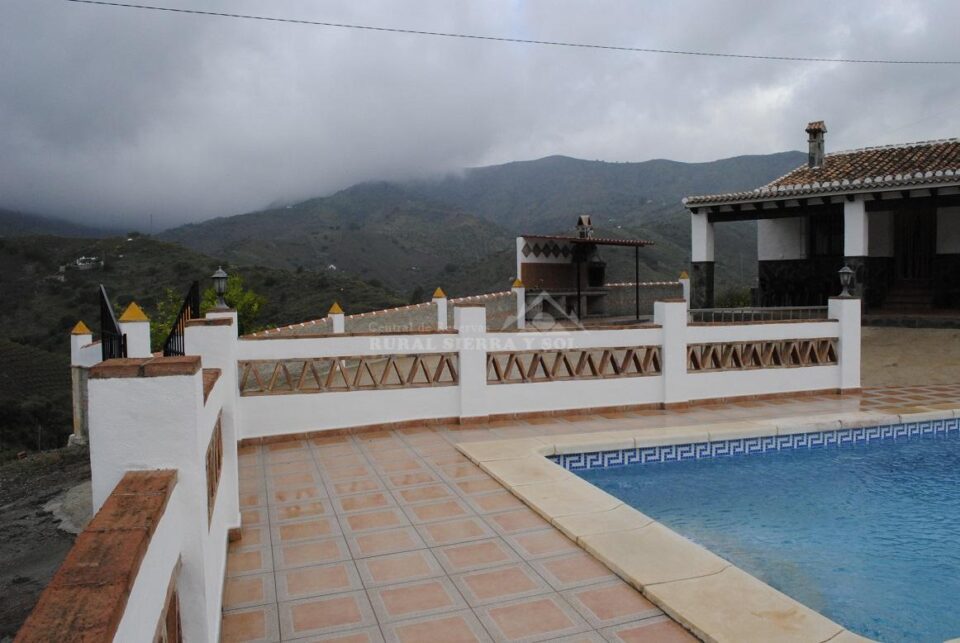 Acogedora Casa Rural en El Borge con piscina vallada, barbacoa, chimenea - Imagen 43