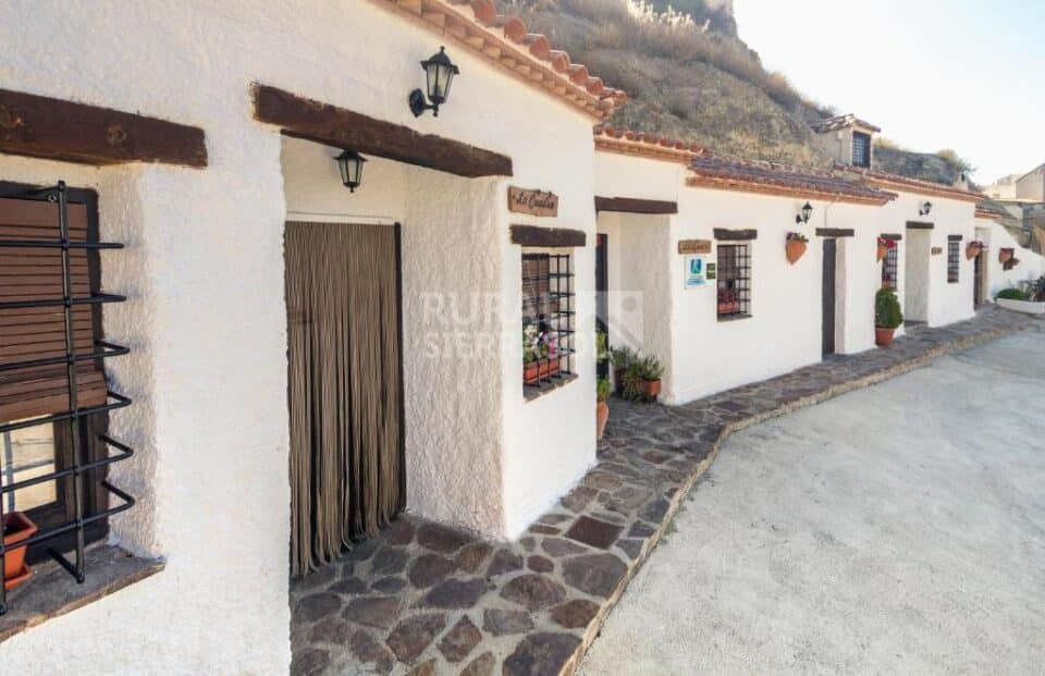 Casa Cueva en Castilléjar, con chimenea y barbacoa - Imagen 35