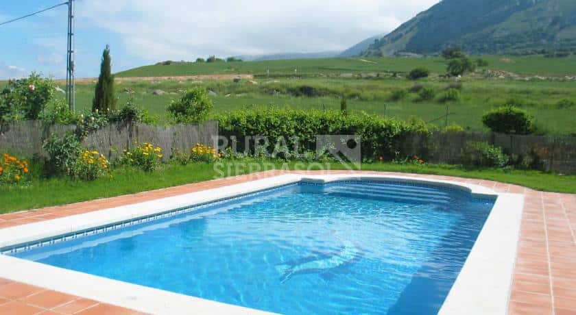 Paisaje y piscina de casa rural en Alfarnate (Málaga) referencia 3518