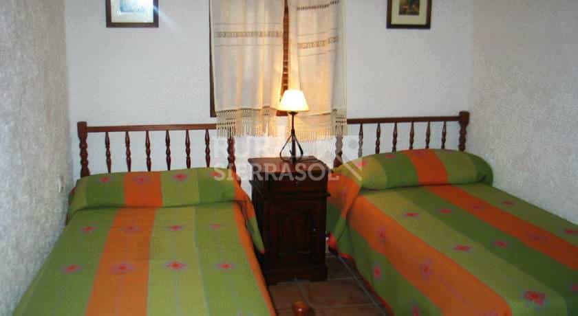 Dos camas individuales de casa rural en Alfarnate (Málaga) referencia 3518