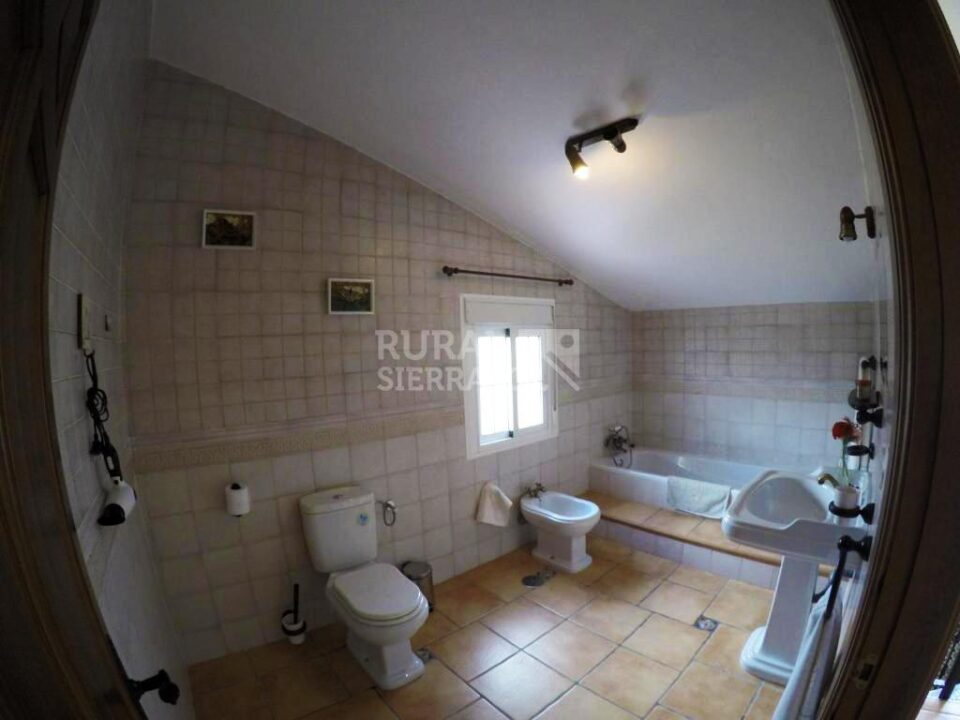 Acogedora Casa Rural al Sur del Torcal de Antequera con preciosos jardines y piscina - Imagen 56