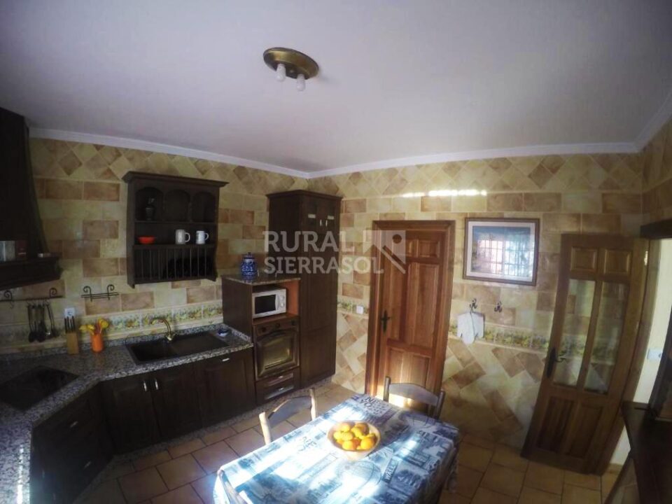 Acogedora Casa Rural al Sur del Torcal de Antequera con preciosos jardines y piscina - Imagen 59