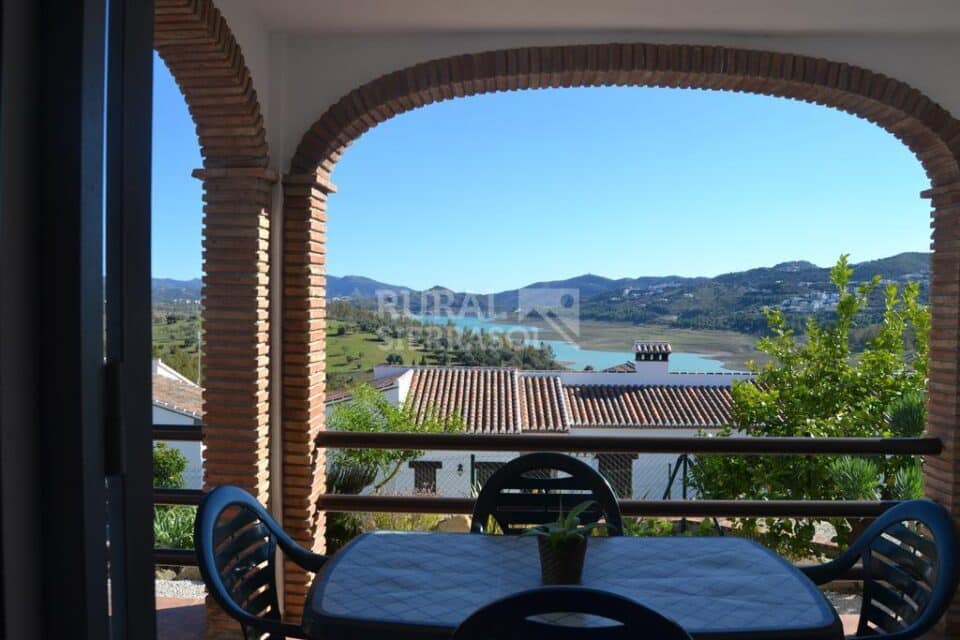 Conjunto de siete Casas Rurales junto al Lago de La Viñuela - Imagen 36