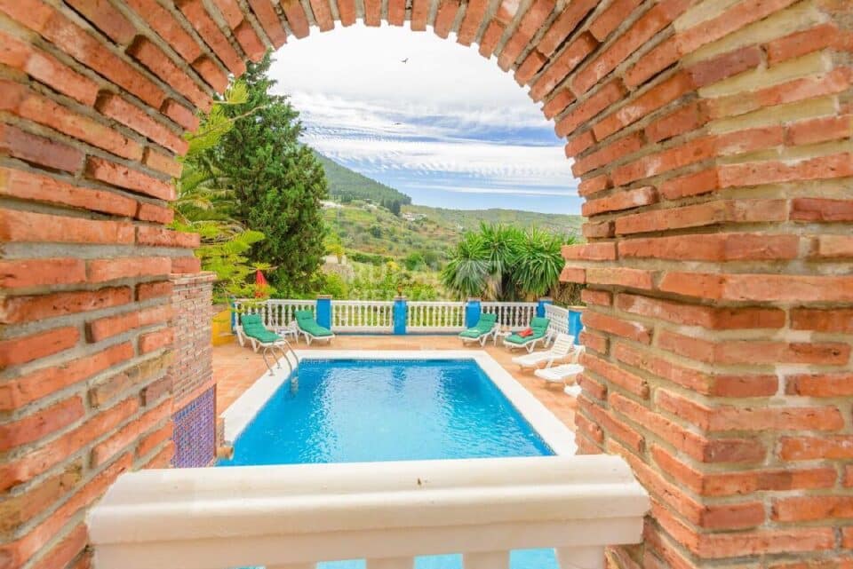 Piscina con vistas de Casa rural en Alcaucín (Málaga)-3698