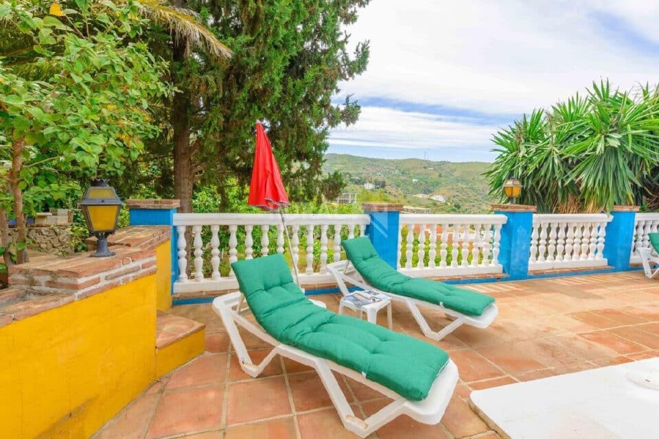 Terraza con hamacas de Casa rural en Alcaucín (Málaga)-3698