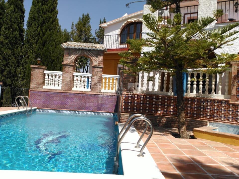 Piscina de Casa rural en Alcaucín (Málaga)-3698