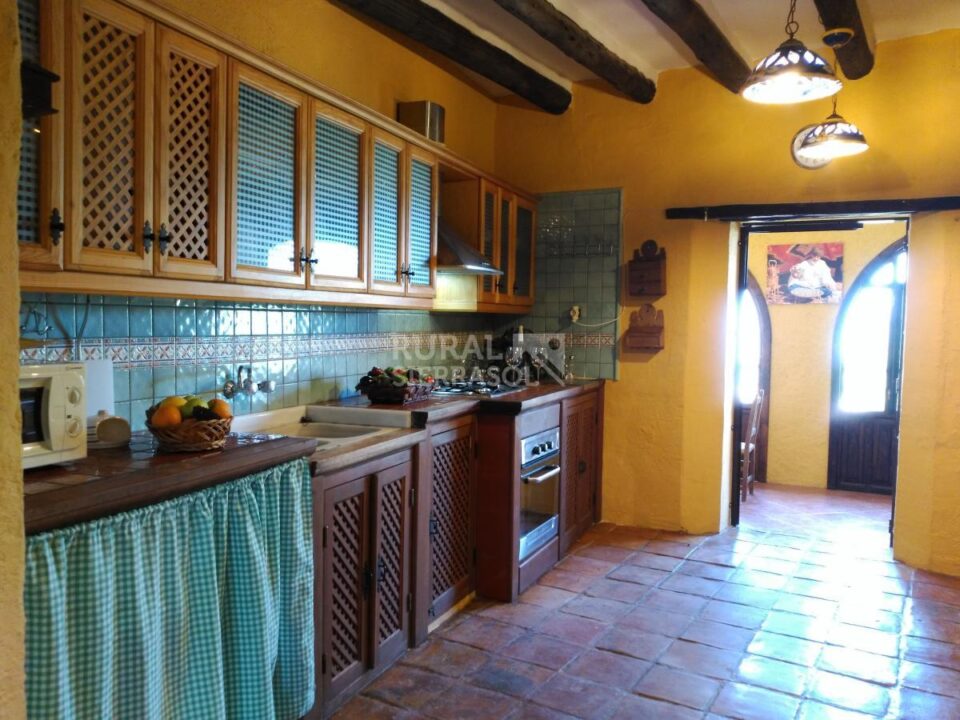 Cocina de Casa rural en Alcaucín (Málaga)-3699