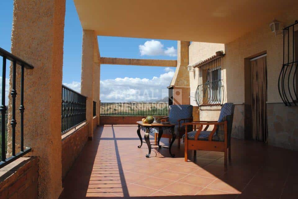 Terraza con barbacoa de casa rural en Periana (referencia 1003)