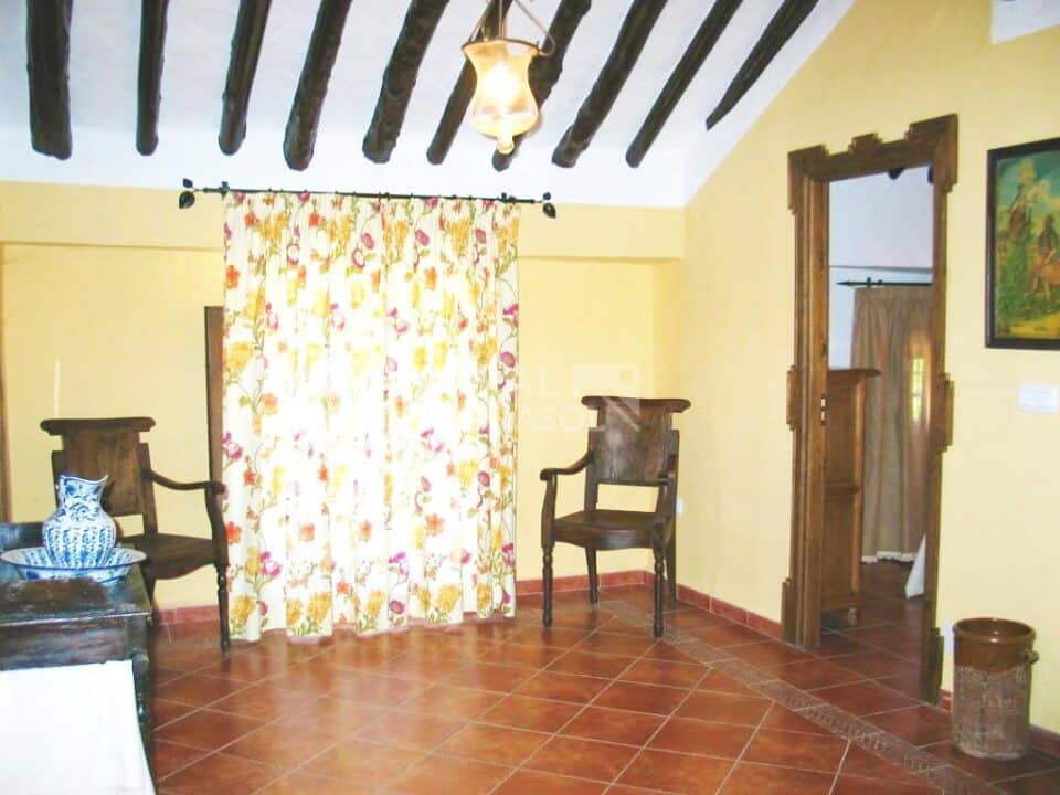 Cortijo cerealista del siglo XIX con chimenea, piscina y barbacoa en Cañete la Real - Imagen 37