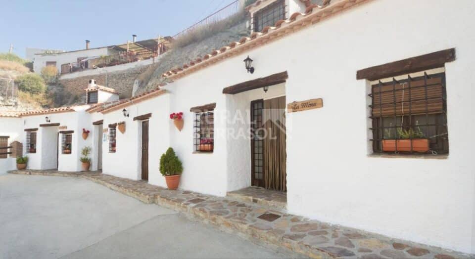 Casa Cueva en Castilléjar, con chimenea y barbacoa - Imagen 37