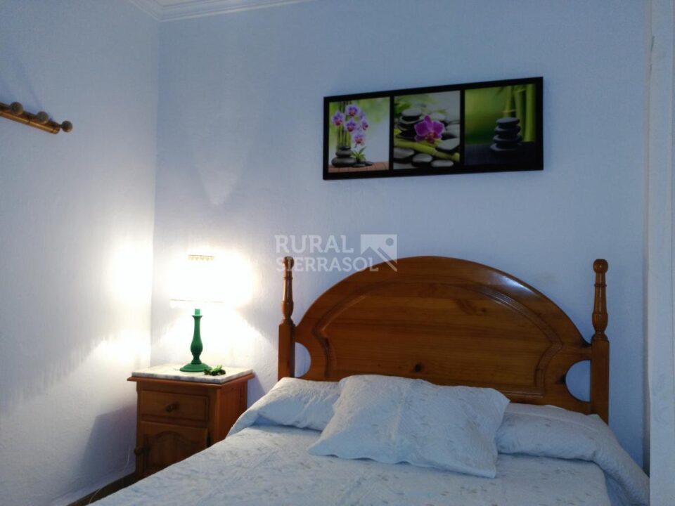 Habitación con cama doble de Casa rural en Alcaucín (Málaga)-3700
