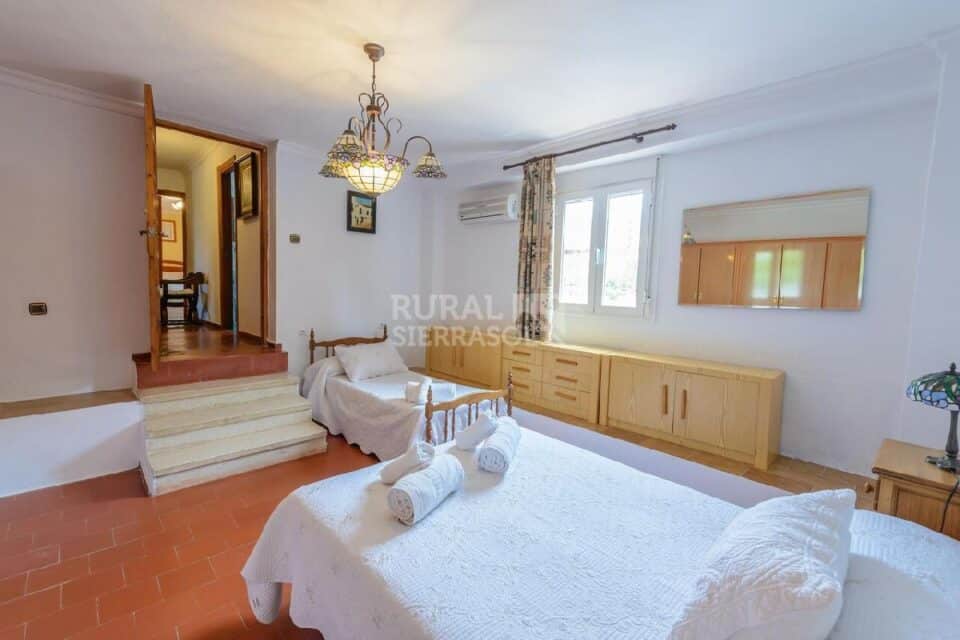 Habitación triple de Casa rural en Alcaucín (Málaga)-3714