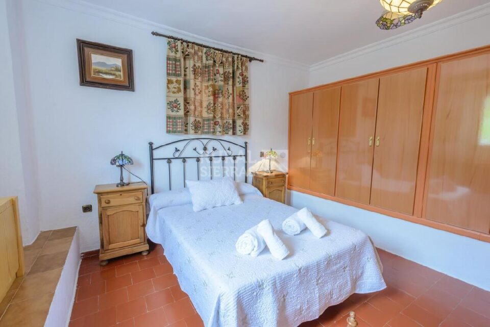 Habitación con cama doble de Casa rural en Alcaucín (Málaga)-3714
