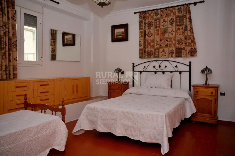 Dormitorio de Casa rural en Alcaucín (Málaga)-3714