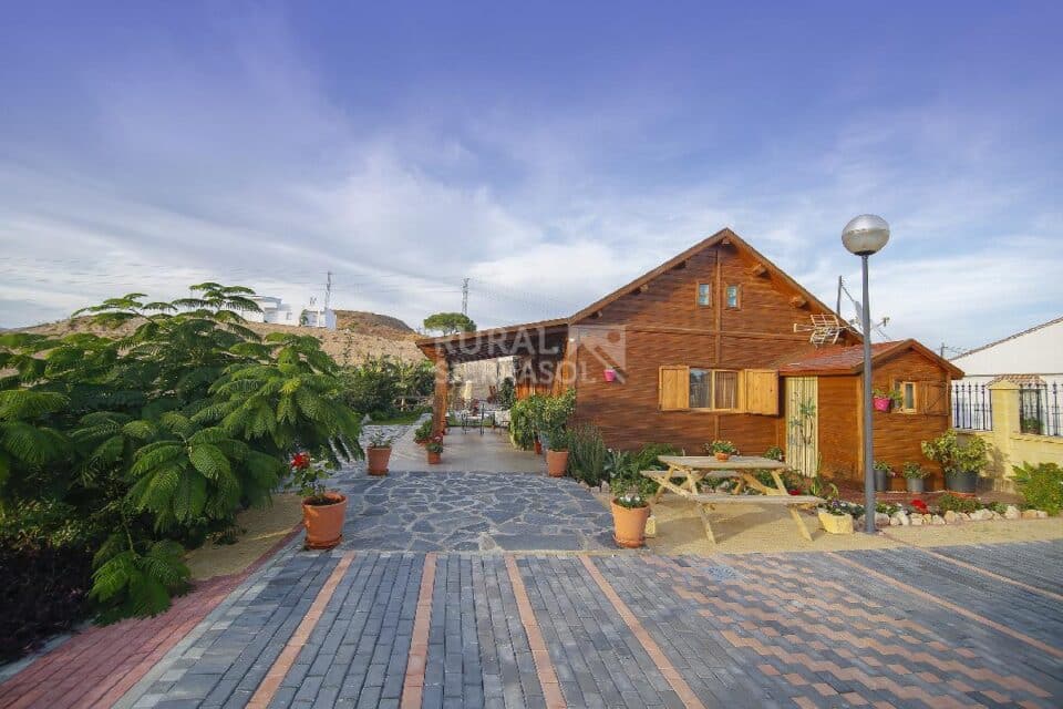 Acogedora Casa de Madera cerca de la playa - Imagen 46