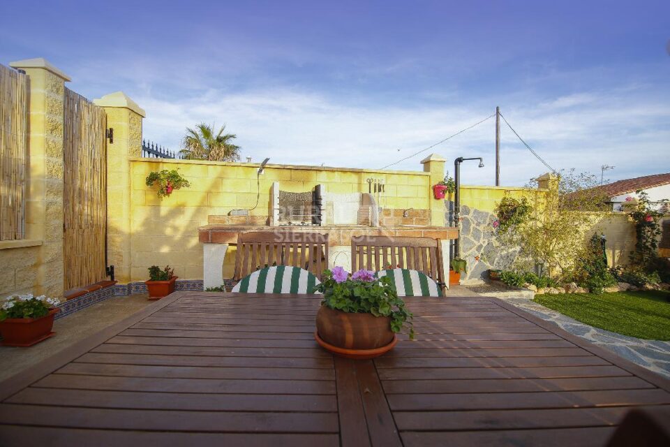 Acogedora Casa de Madera cerca de la playa - Imagen 60