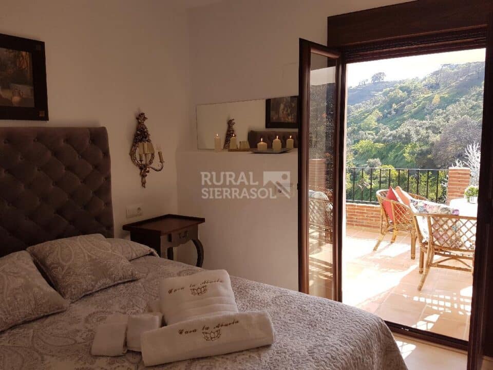 Maravillosa Casa Rural junto al Nacimiento del Río Genal, con piscina, chimenea y barbacoa - Imagen 5