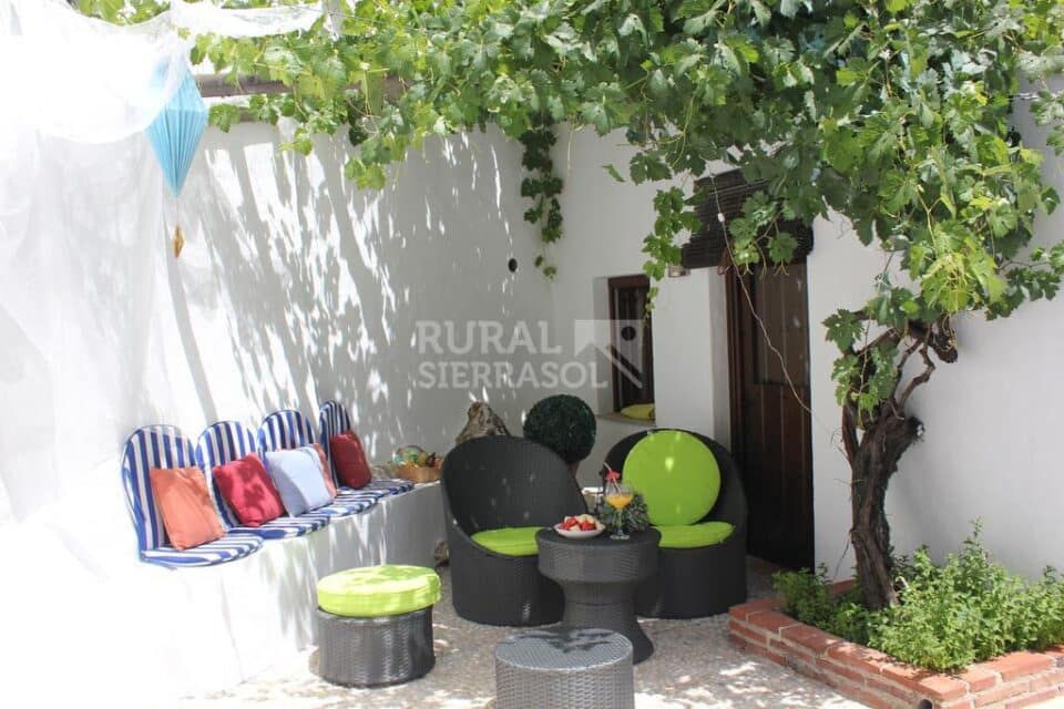 Maravillosa Casa Rural junto al Nacimiento del Río Genal, con piscina, chimenea y barbacoa - Imagen 20