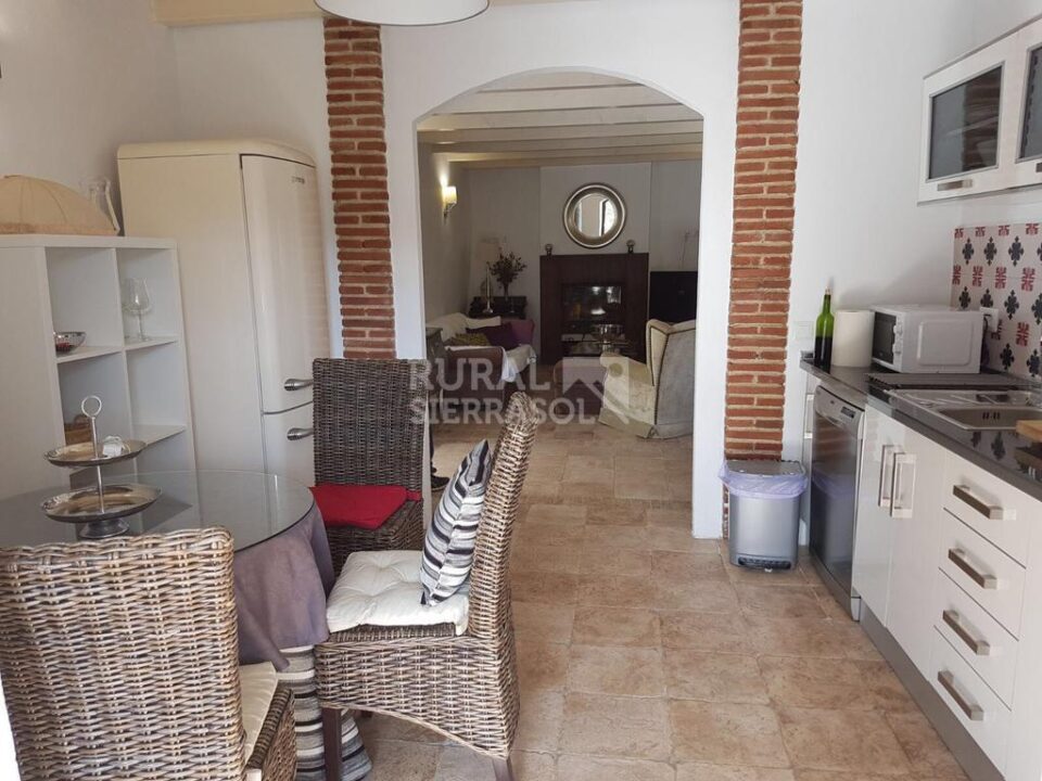 Maravillosa Casa Rural junto al Nacimiento del Río Genal, con piscina, chimenea y barbacoa - Imagen 26