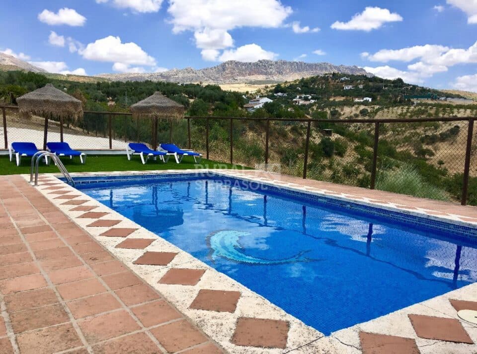 Acogedora Casa Rural al Sur del Torcal de Antequera, con piscina, chimenea y barbacoa - Imagen 7