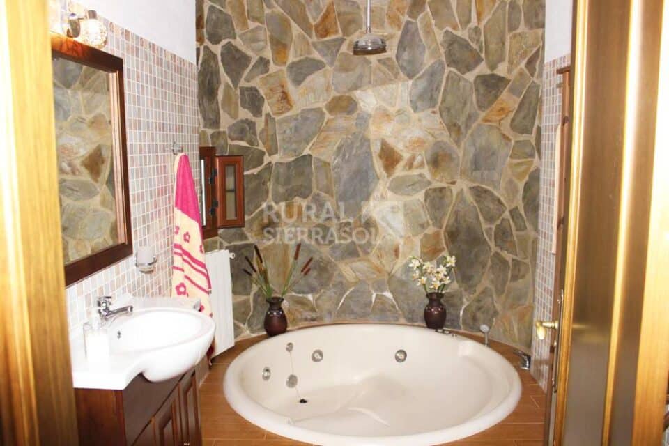 Acogedora Vivienda Rural en Tolox, con piscina, barbacoa y wifi - Imagen 7