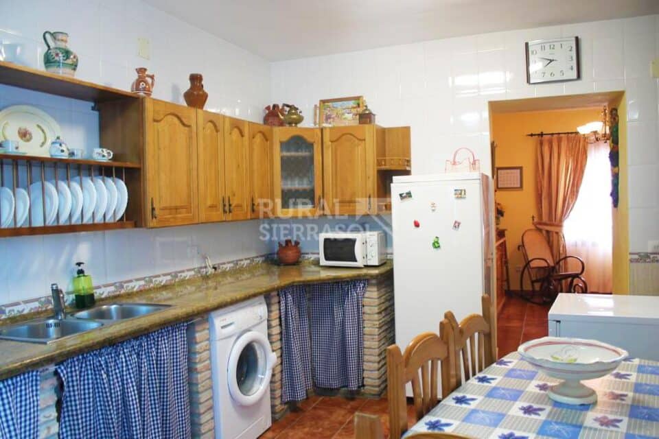 Fantástica Casa Rural en Júzcar, con chimenea, barbacoa y wifi - Imagen 5