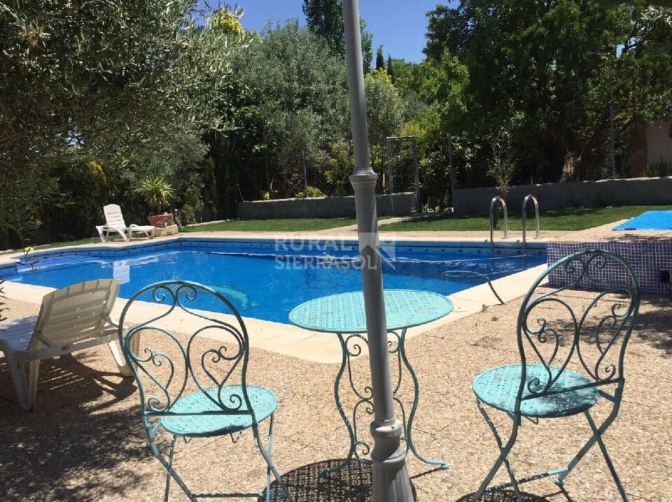 Cortijo Andaluz en Baza, con piscina y amplios jardines - Imagen 9