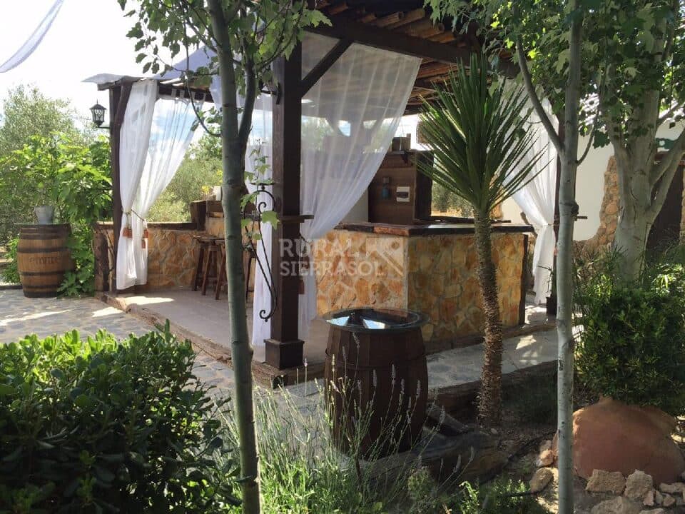 Cortijo Andaluz en Baza, con piscina y amplios jardines - Imagen 10