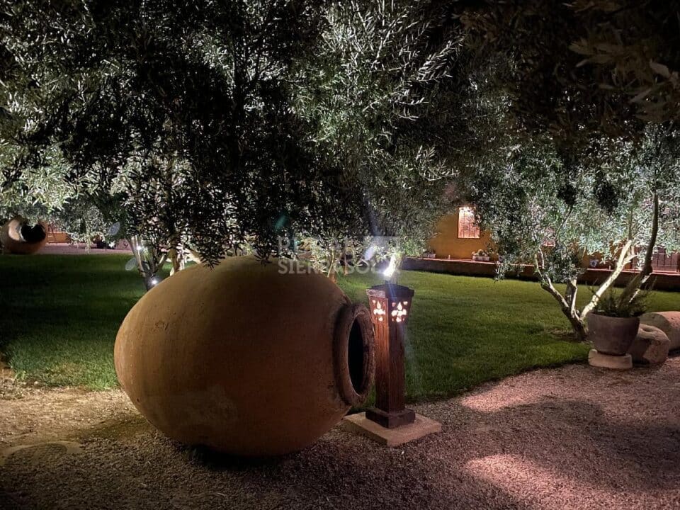 Cortijo Andaluz en Baza, con piscina y amplios jardines - Imagen 71