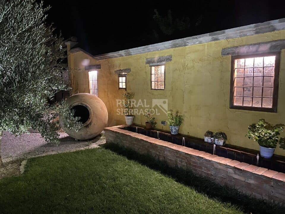 Cortijo Andaluz en Baza, con piscina y amplios jardines - Imagen 74