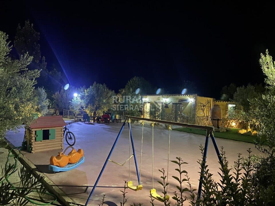 Cortijo Andaluz en Baza, con piscina y amplios jardines - Imagen 76