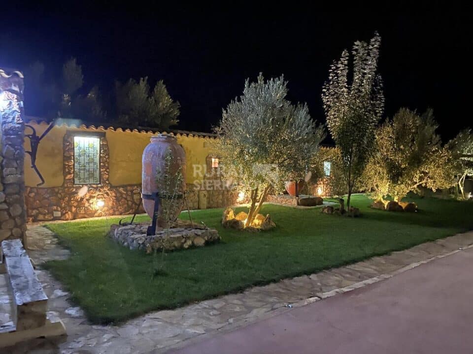 Cortijo Andaluz en Baza, con piscina y amplios jardines - Imagen 77