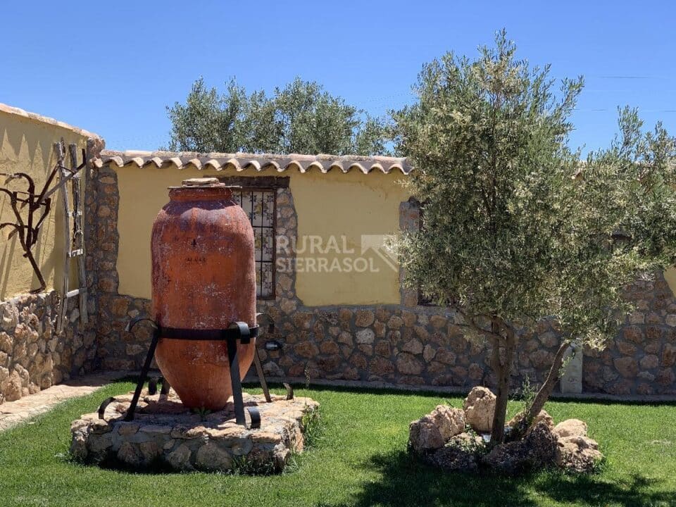 Cortijo Andaluz en Baza, con piscina y amplios jardines - Imagen 129
