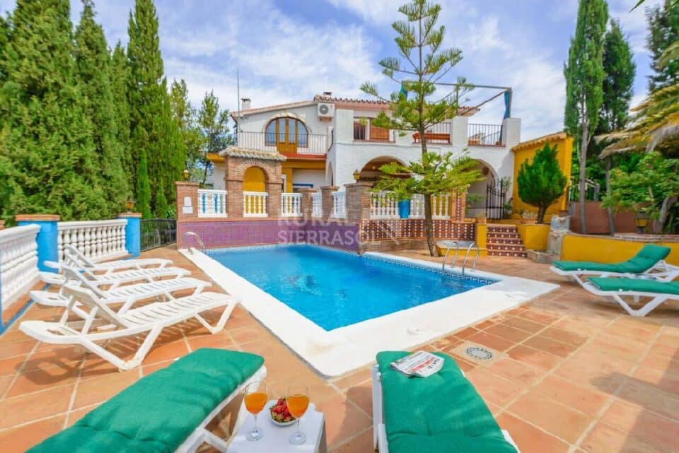 Zona de piscina de Casa rural en Alcaucín (Málaga)-3864
