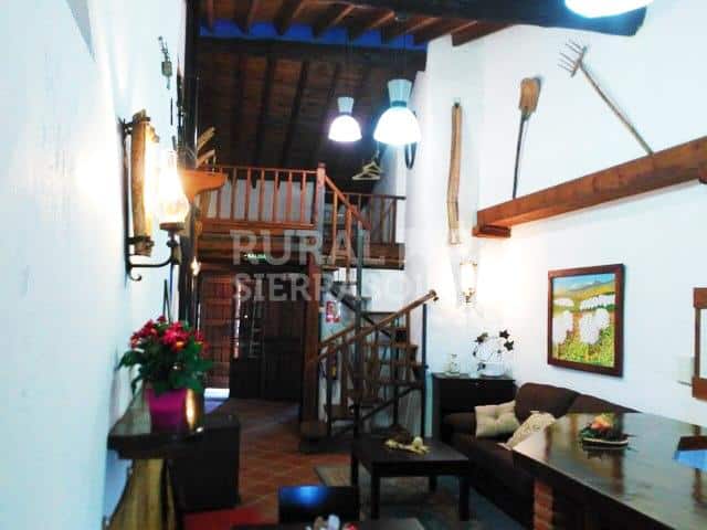 Salón y escalera de Casa rural en Alcaucín (Málaga)-3866