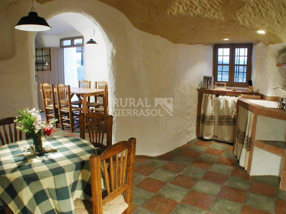 Espléndida Casa Cueva en Baza, con wifi, chimenea y hamman - Imagen 10
