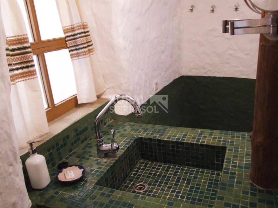 Espléndida Casa Cueva en Baza, con wifi, chimenea y hamman - Imagen 27