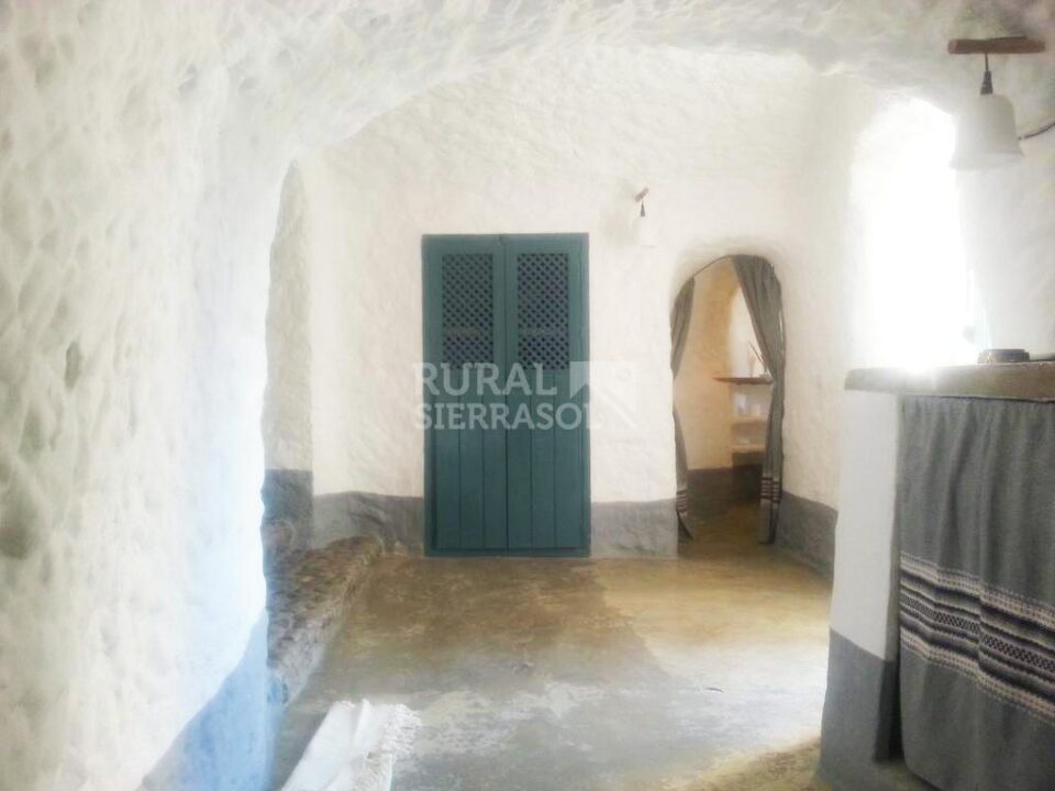 Magnífica Casa Cueva en Baza, con piscina y wifi - Imagen 7