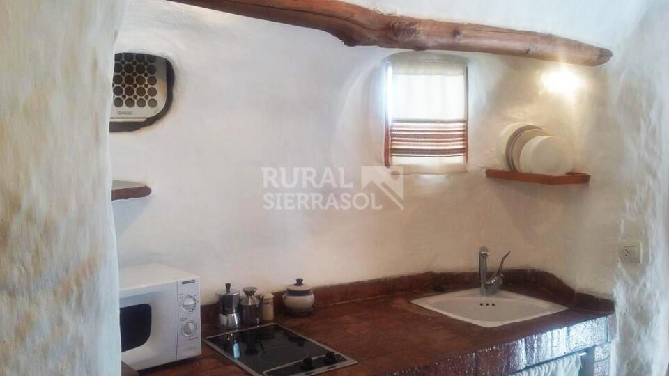 Magnífica Casa Cueva en Baza, con piscina y wifi - Imagen 11