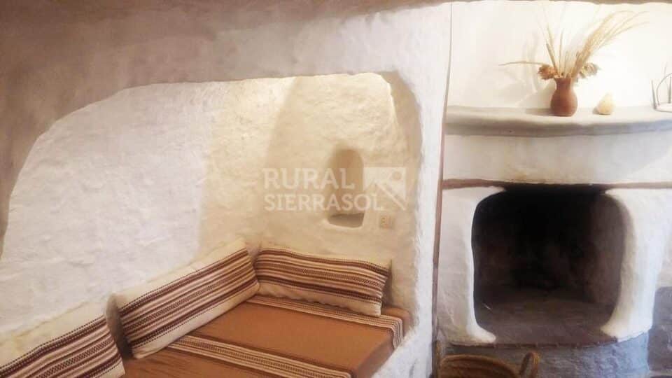 Magnífica Casa Cueva en Baza, con piscina y wifi - Imagen 12
