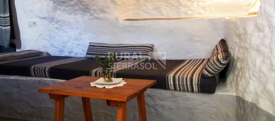 Magnífica Casa Cueva en Baza, con piscina y wifi - Imagen 16