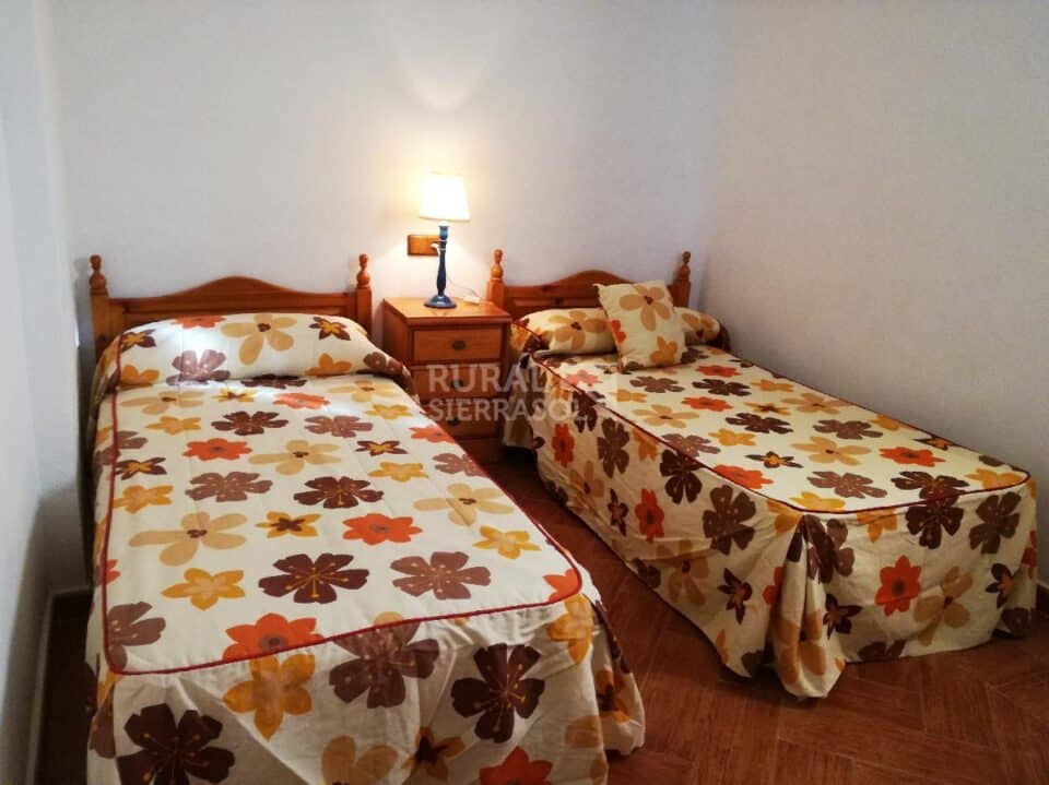 Maravillosa Casa Rural en El Borge, con piscina y wifi - Imagen 16