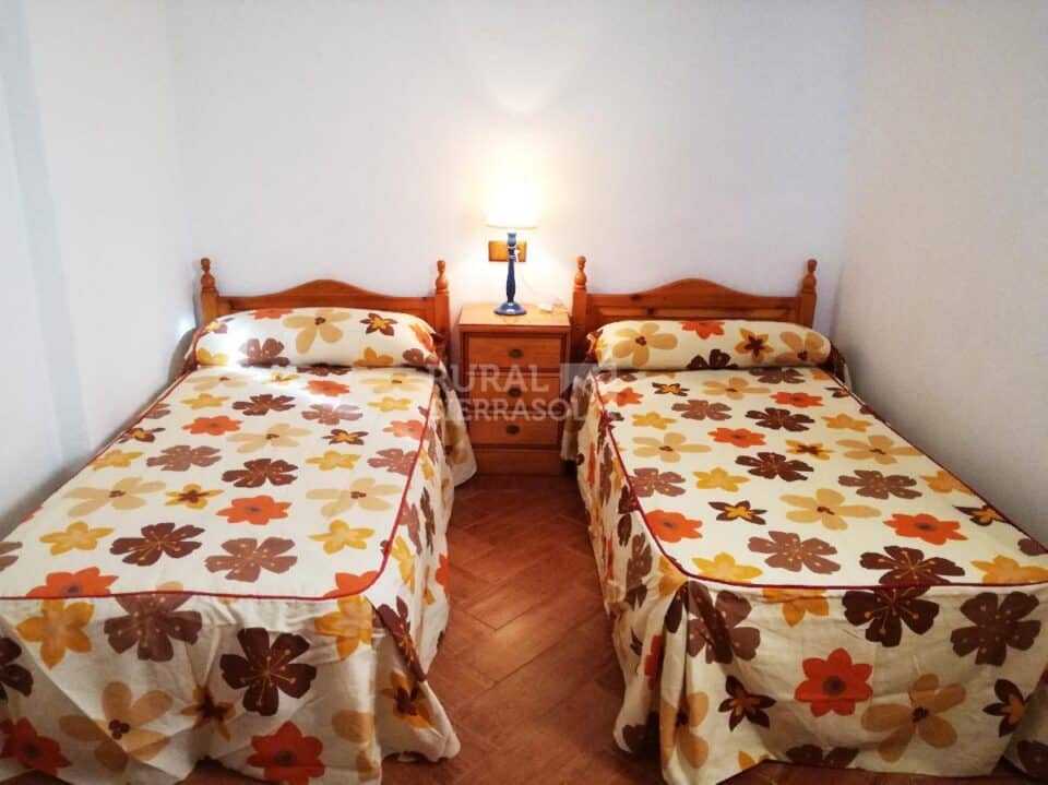 Maravillosa Casa Rural en El Borge, con piscina y wifi - Imagen 17